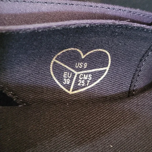 Dark Chocolate Design Beach Ghouls Sandal - Picture 15 of 16